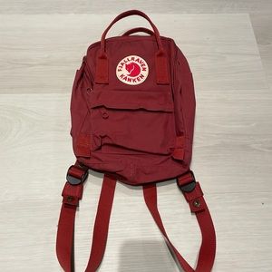 Fjallraven dark bunt red mini kanken backpack